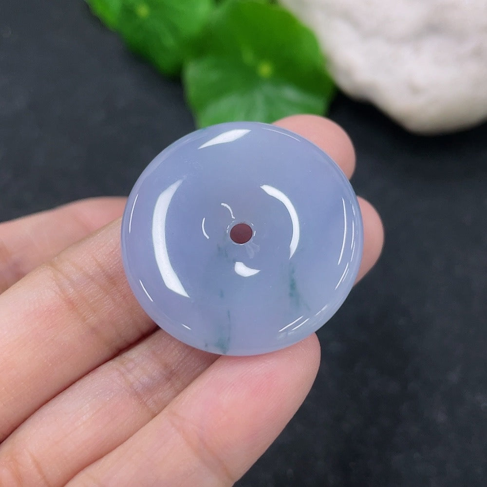 Jadeite pendant with peace knot design from HKHQ, featuring a smooth green jade pendant weighing approximately 11.2 grams.