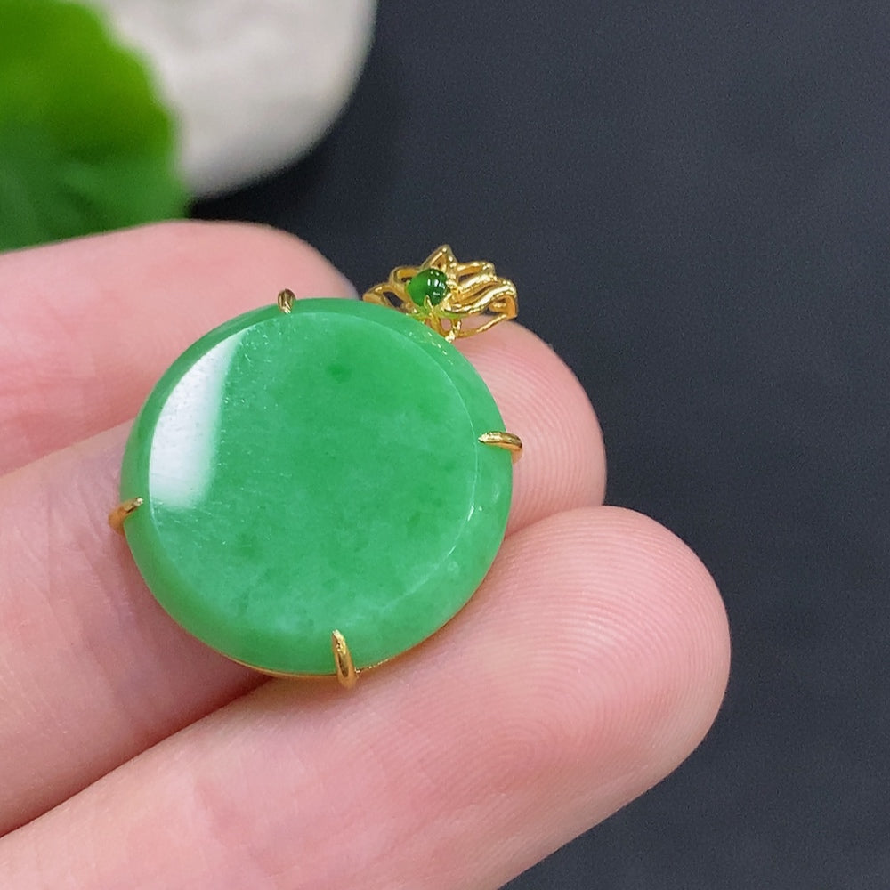 Jadeite Plain Pendant Pendant with 18K Gold Setting Total Weight Approx. 2.4g