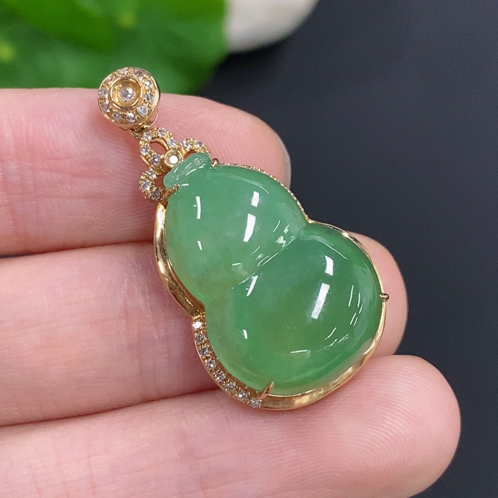 Jadeite Gourd Inlaid Pendant 18k Gold With Diamond Accents
