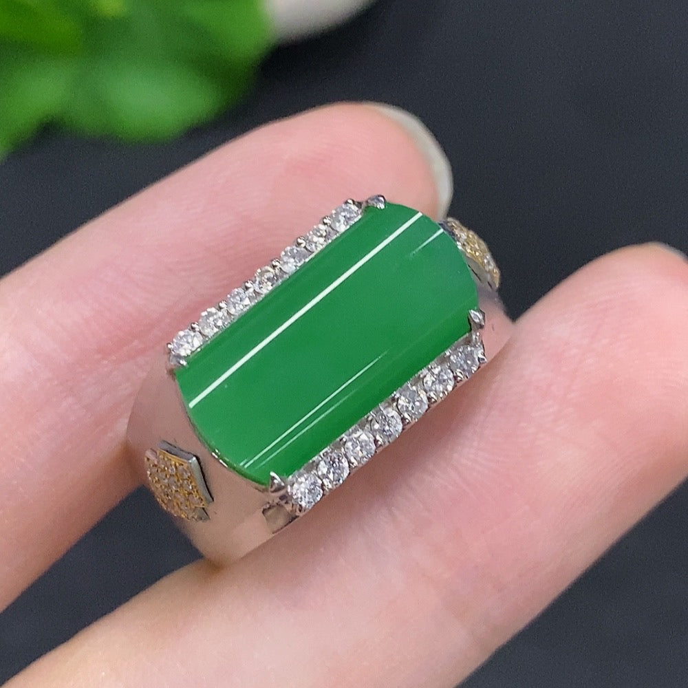 Jadeite Cabochon Ring 18k Gold Total Weight Approx. 8.6g Size 21 with Diamond Accents