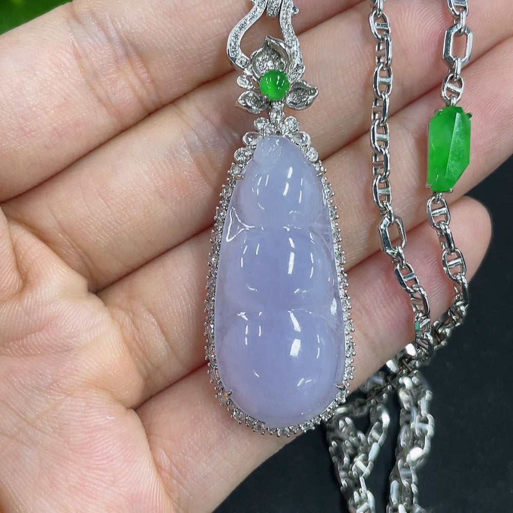 Jadeite Pendant Bean 18k Diamond Accented with Chain Total Weight Approx. 17.5g