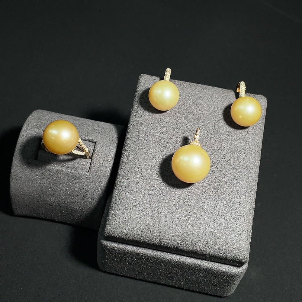 Saltwater Pearl Ring and Pendant and Earring Set Non-Diamond 18K Gold