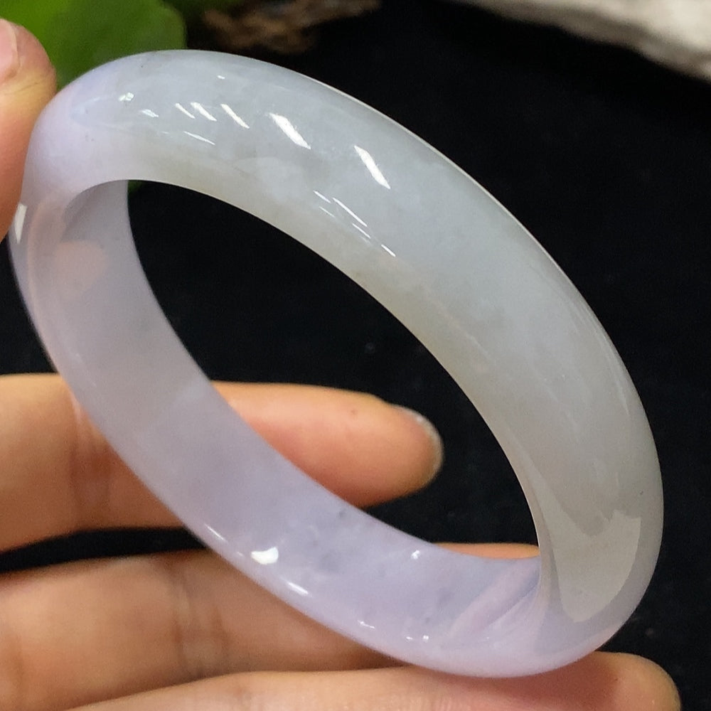 Jadeite Round Bangle, Size 56.4