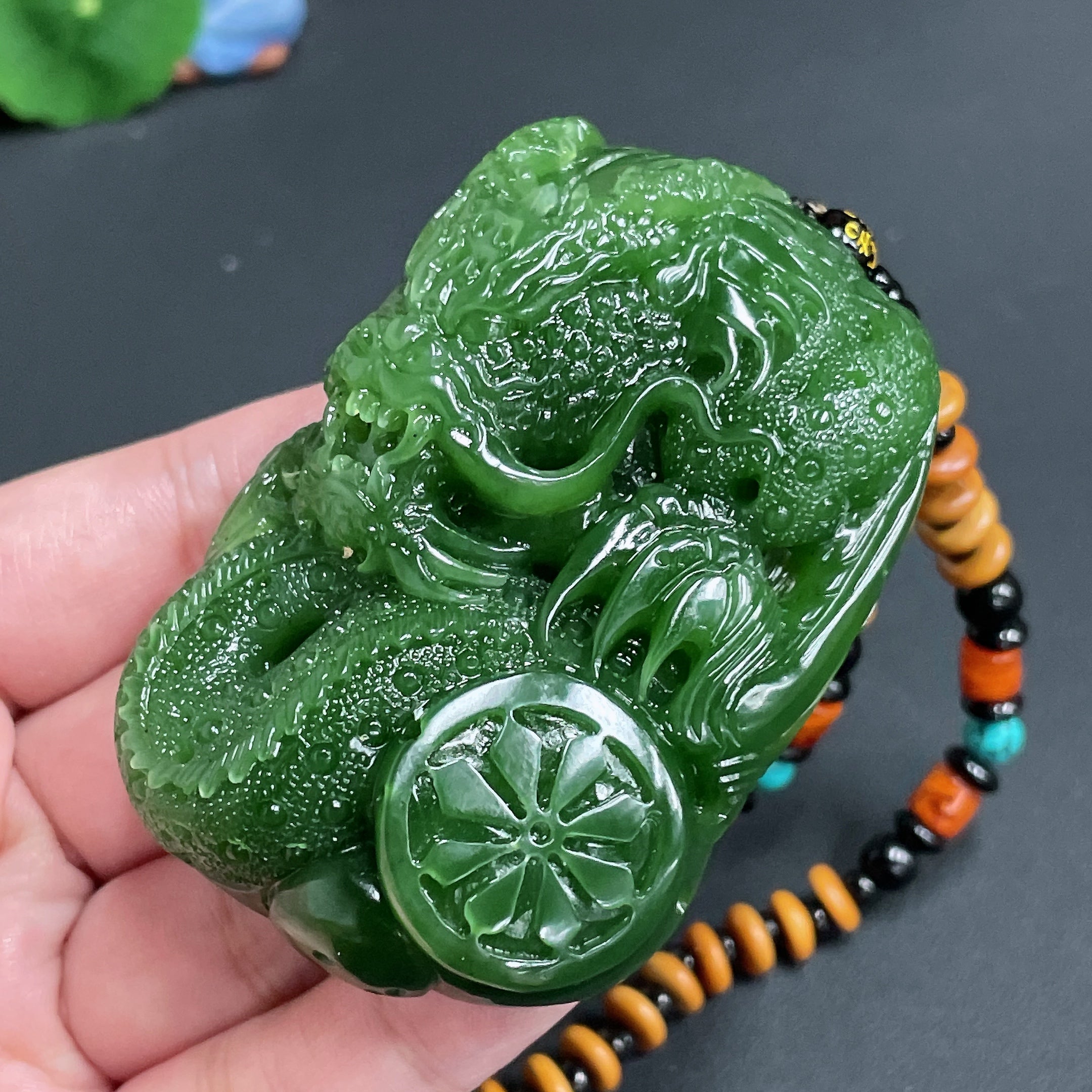 Hetian Jade Handheld Carving 'Dragon Dominates the World' with Cord, Total Weight 150.41g