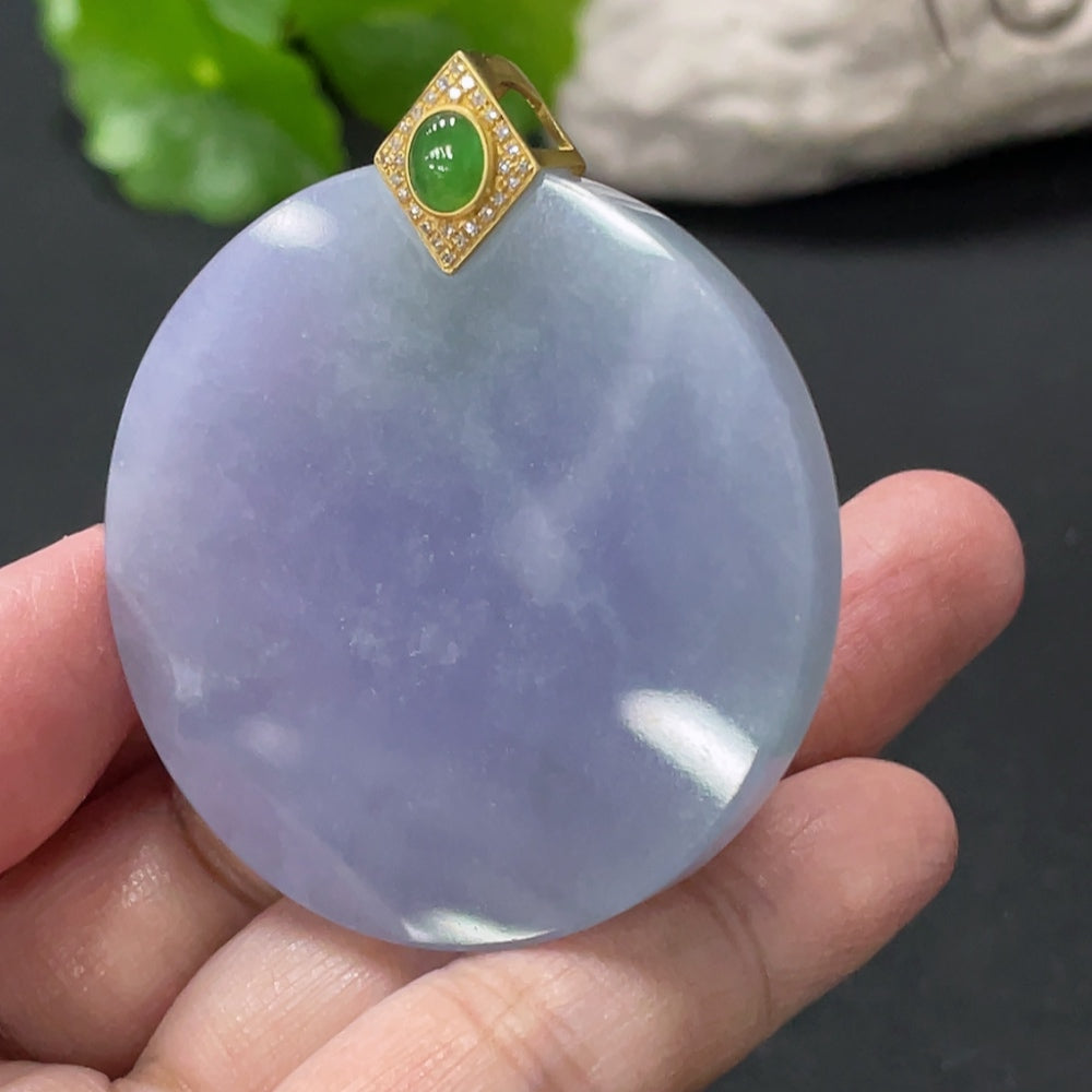 Jadeite plain pendant with 18K gold clasp and diamond accents, weight approximately 33.5g, by HUILIU HQ.