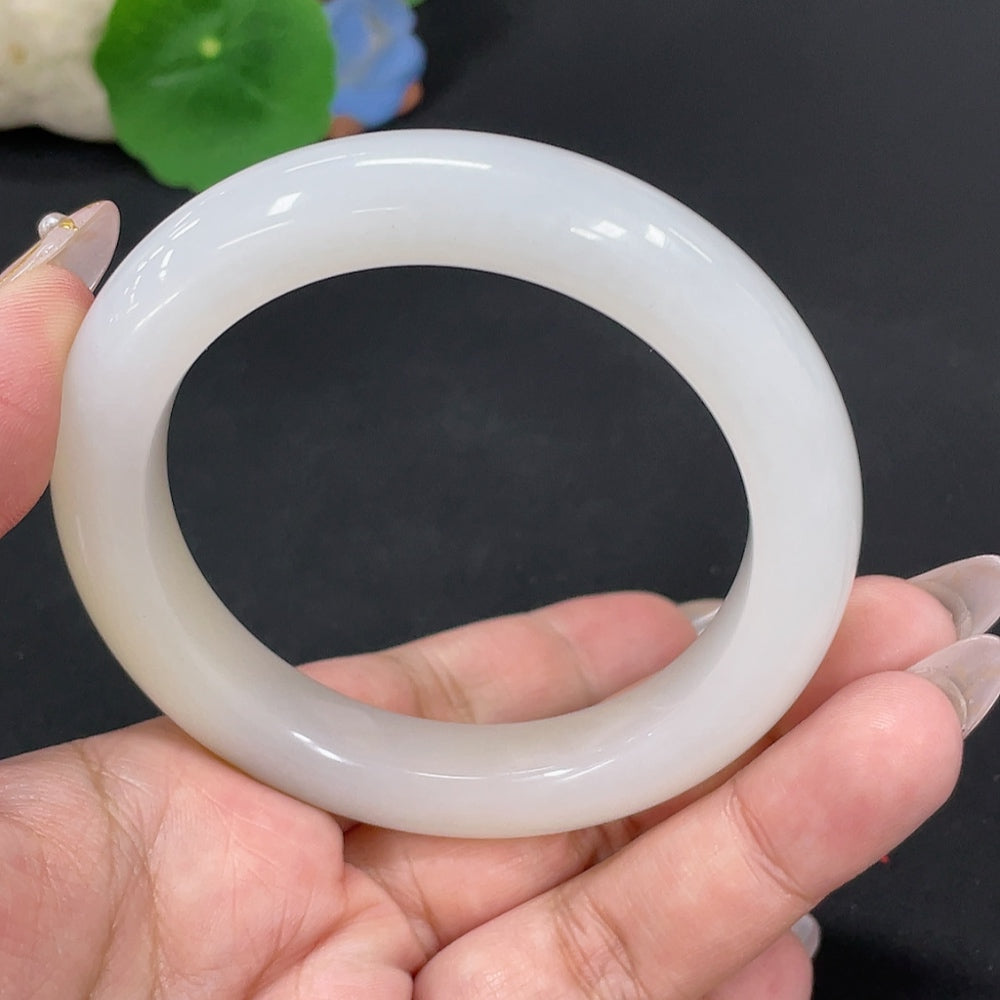 Hetian Jade Round Bracelet Size 57.9 Total Weight Approx. 63.9g Undetermined Skin Color Origin