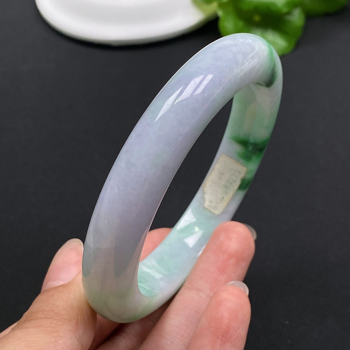 Jadeite round bracelet with size 57.9 and weight 69.23g, featuring smooth jade stones, by HKHQ.