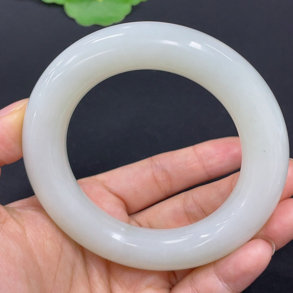Hetian Jade Round Bangle