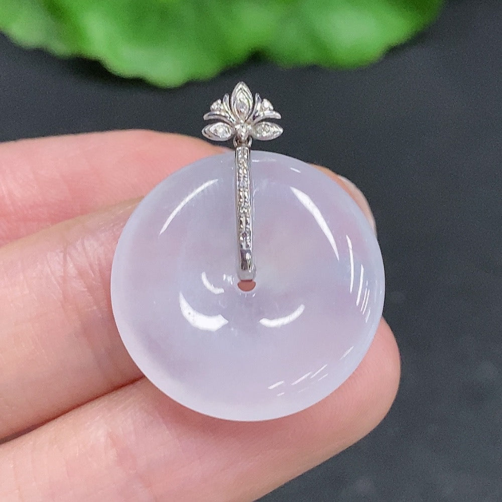 Jadeite Safety Pendant with 18K Gold Clasp, Total Weight Approx. 4.3g, Set with Diamonds