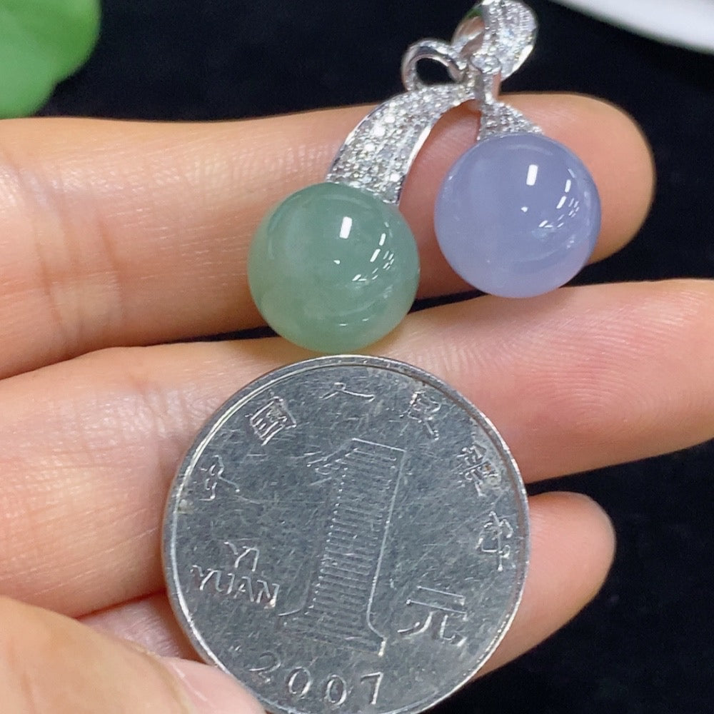 Jadeite Bead Inlaid Pendant with 18k Gold and Diamond Accents, Total Weight Approx. 7.22g, Size 11.6/11.9mm