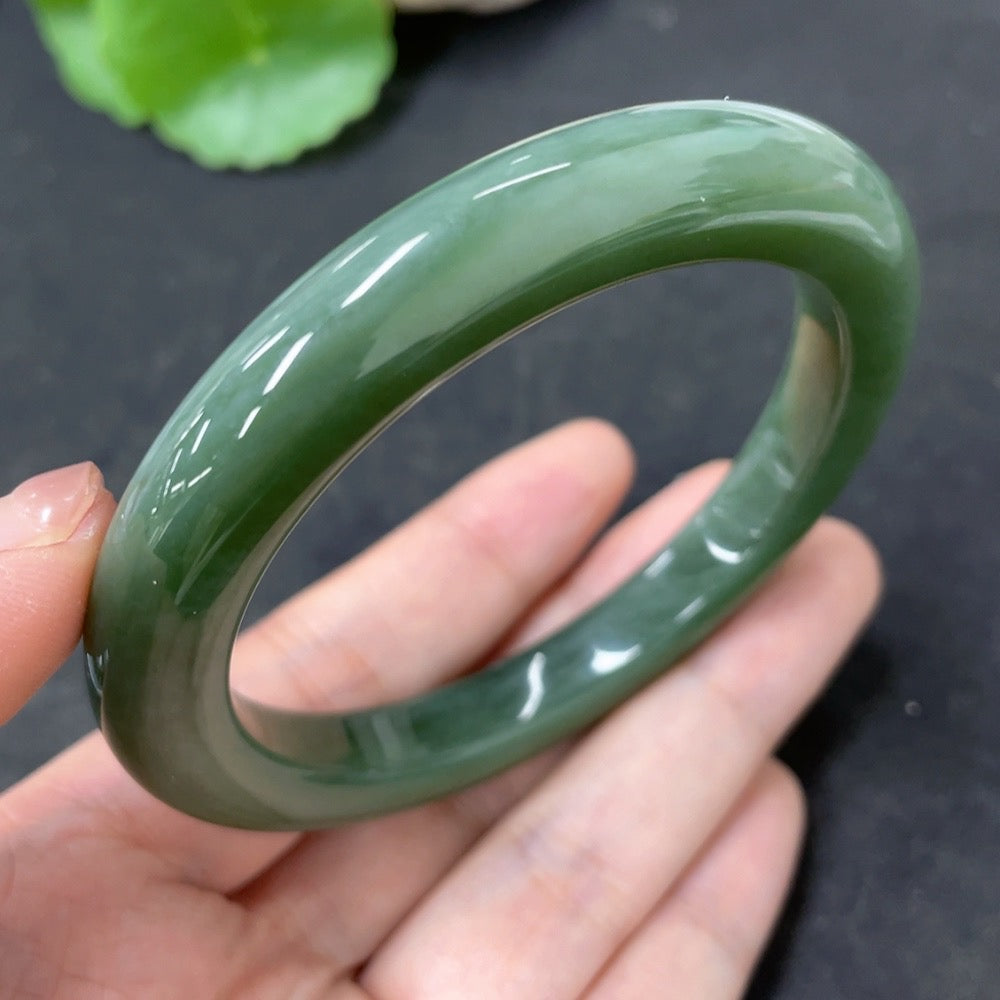 HKHQ Hetian Jade Jasper round bracelet with size 57.7, weighing approximately 50.7g, featuring smooth, polished jade beads.