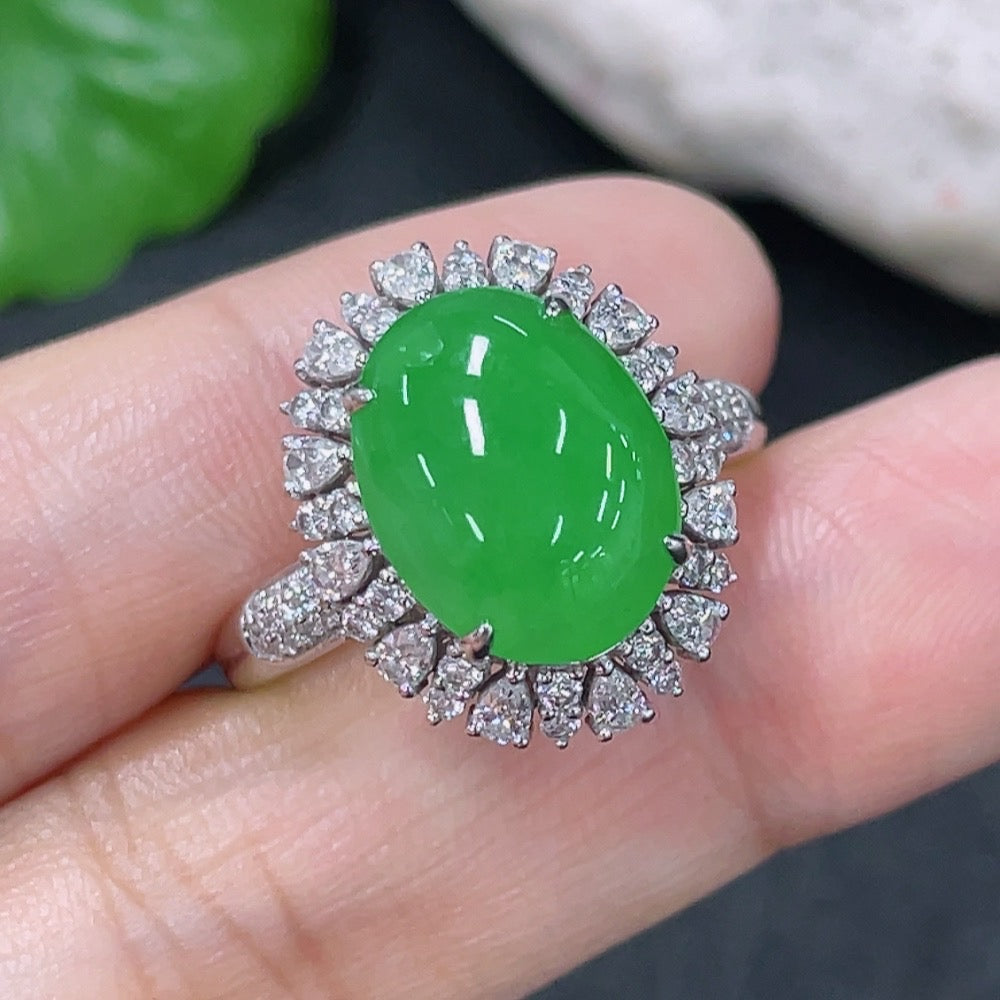 Jadeite and Diamond Ring in 18K Gold (Size 18, Total Weight Approx. 4.54g)