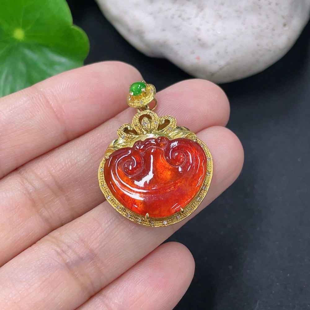 Jadeite Inlaid Ruyi Pendant 18k with Diamond Accent Total Weight Approximately 4.04g