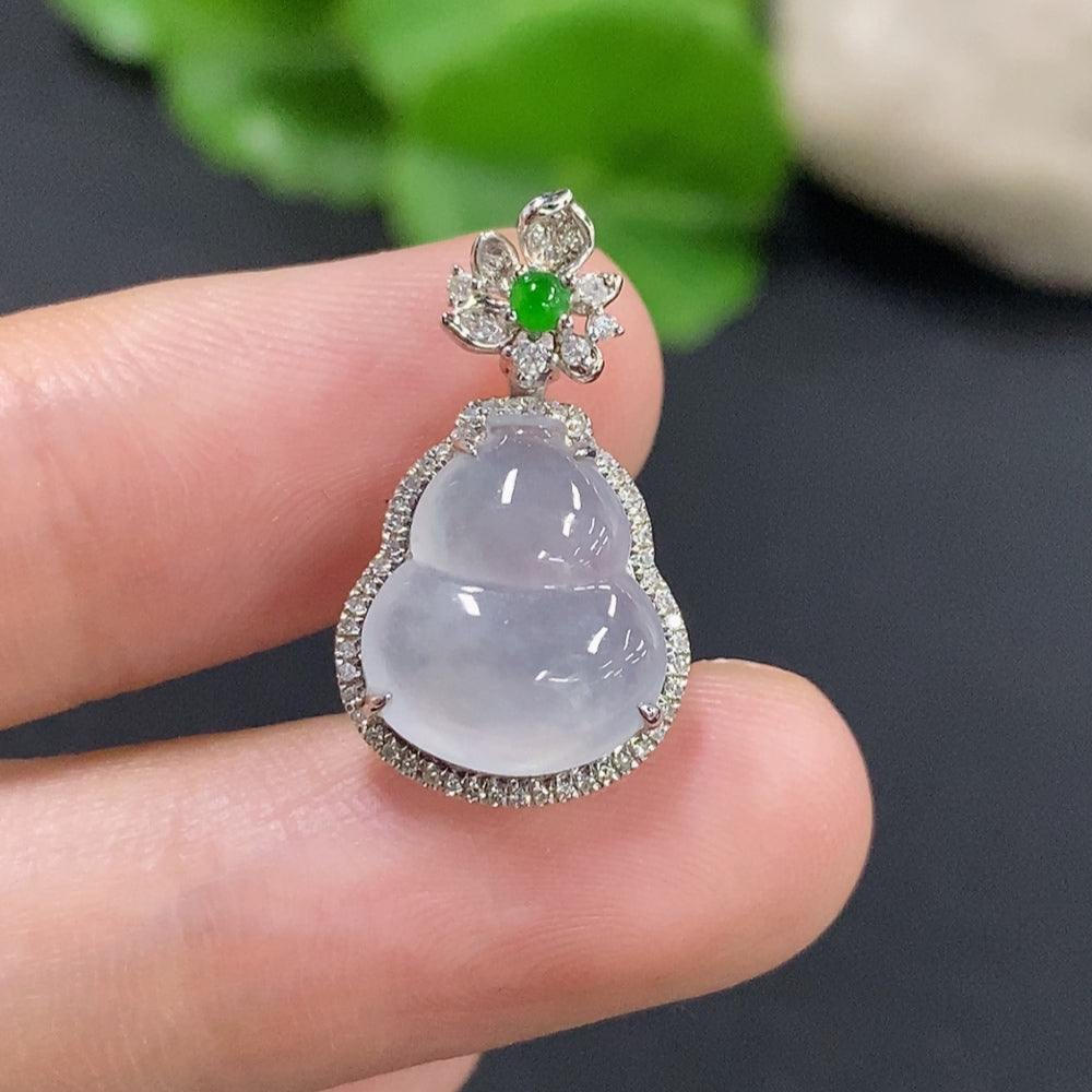 Jadeite pendant featuring a gourd shape with diamond accents, 18k gold setting, crafted by HKHQ, weighing approximately 1.9g.
