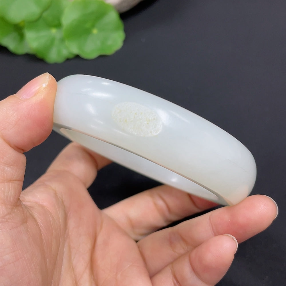Hetian Jade Round Bracelet Size 56.3 Total Weight Approx. 88.8g Undetermined Skin Color Origin