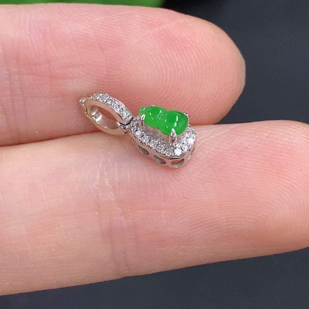 Jadeite Gourd Inlaid Pendant 18k Gold With Diamond Accents