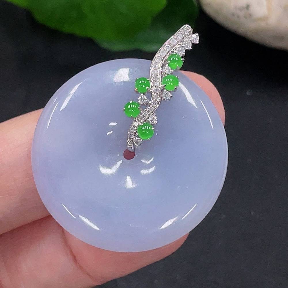 Jadeite safety buckle pendant with diamond accents, 18K gold, from HUILIU HQ, featuring a polished jade jadeite surface.