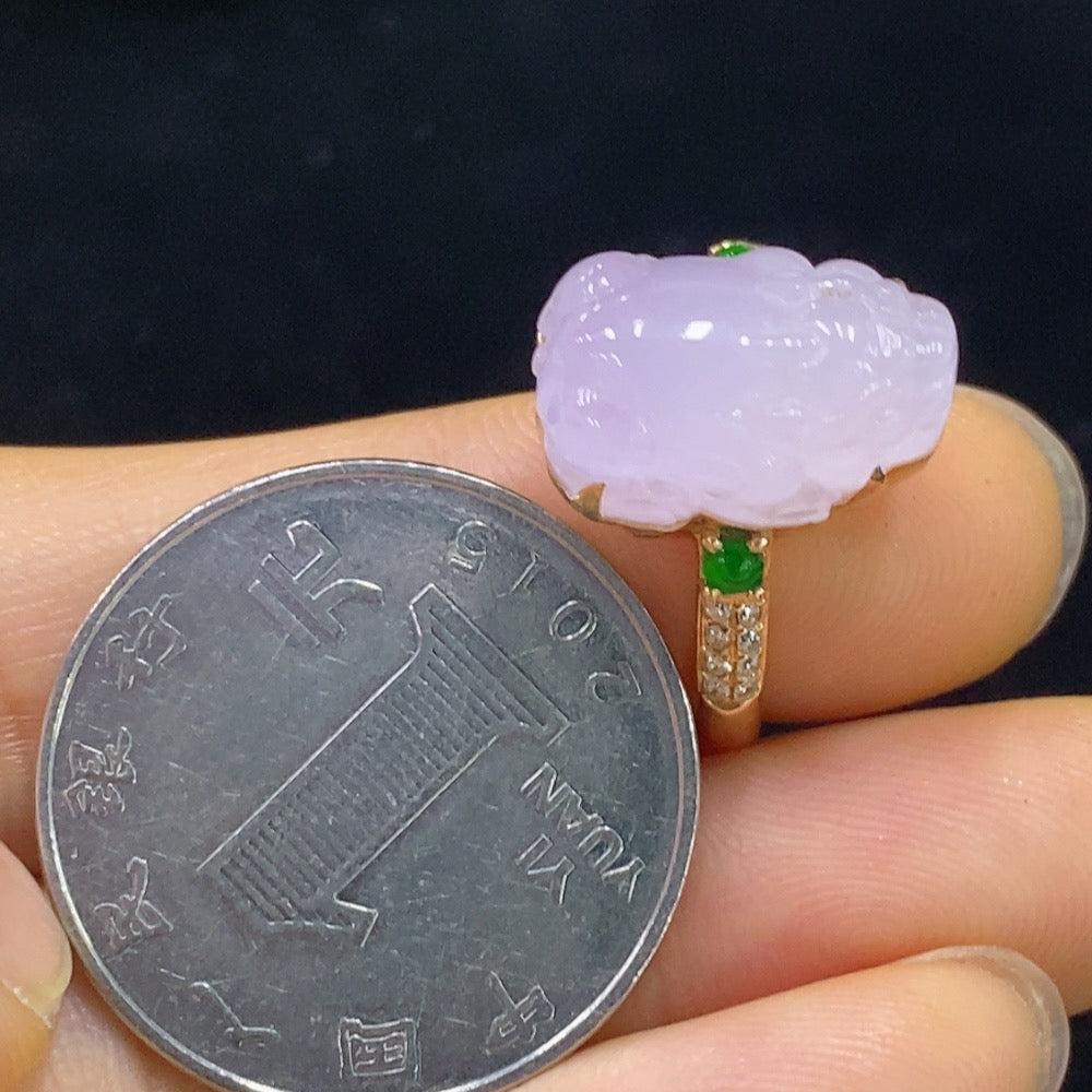 Huiliu Jadeite Pi Xiu ring with inlaid diamond, featuring intricate jade design and detailed craftsmanship.