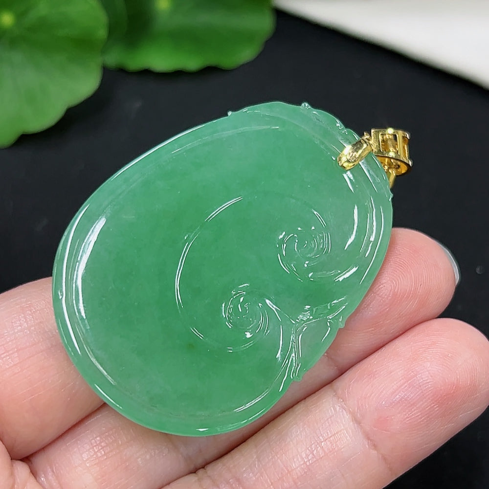 Jadeite Ruyi Pendant with 18K Gold, Non-Gold Chain, Total Weight Approx. 19.3g (Excluding Chain)