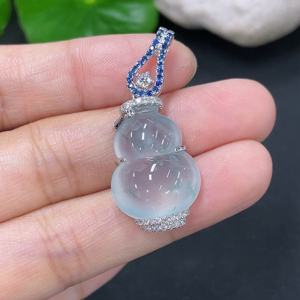 Jadeite inlaid gourd pendant 18K with diamond (colorless)