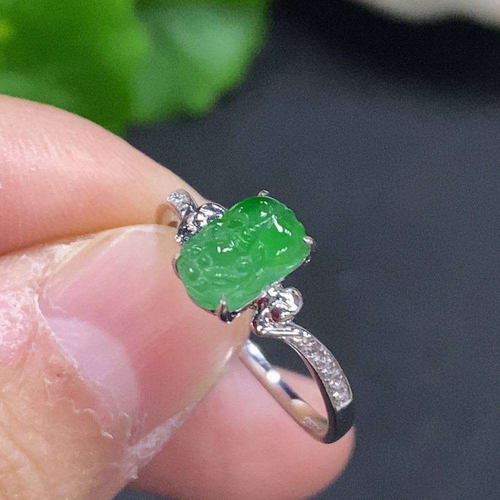Jadeite Pixiu inlaid ring with 18k gold setting, HUILIU HQ, size 13, featuring detailed design and a total weight of about 1.6g.