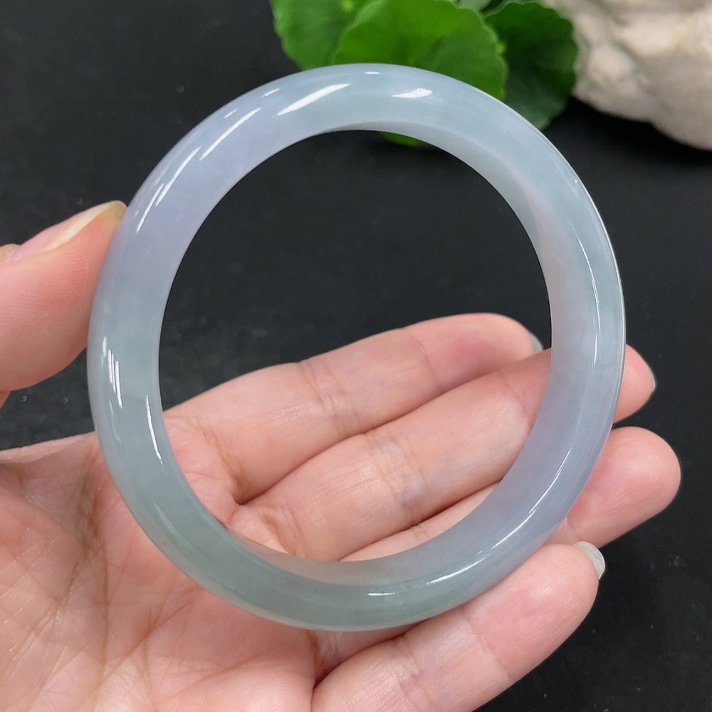 Jadeite round bracelet in size 60 with about 54.2g weight, featuring smooth green jade beads, from HUILIU HQ.