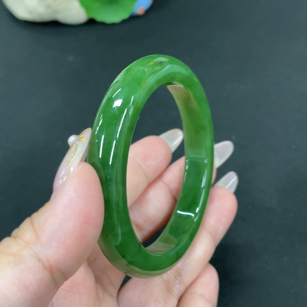 Hetian Jade round bracelet by HUILIU HQ, size 55.1, weighing approximately 47g, featuring smooth, polished jade stones.