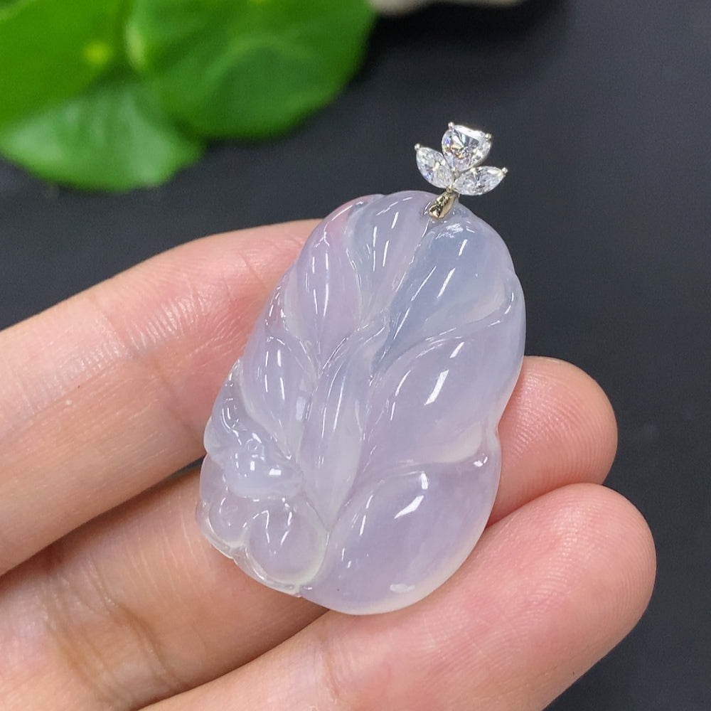 Jadeite nine-tailed fox pendant necklace with 18K gold clasp, crafted by HKHQ, featuring a smooth jadeite pendant on a delicate chain.