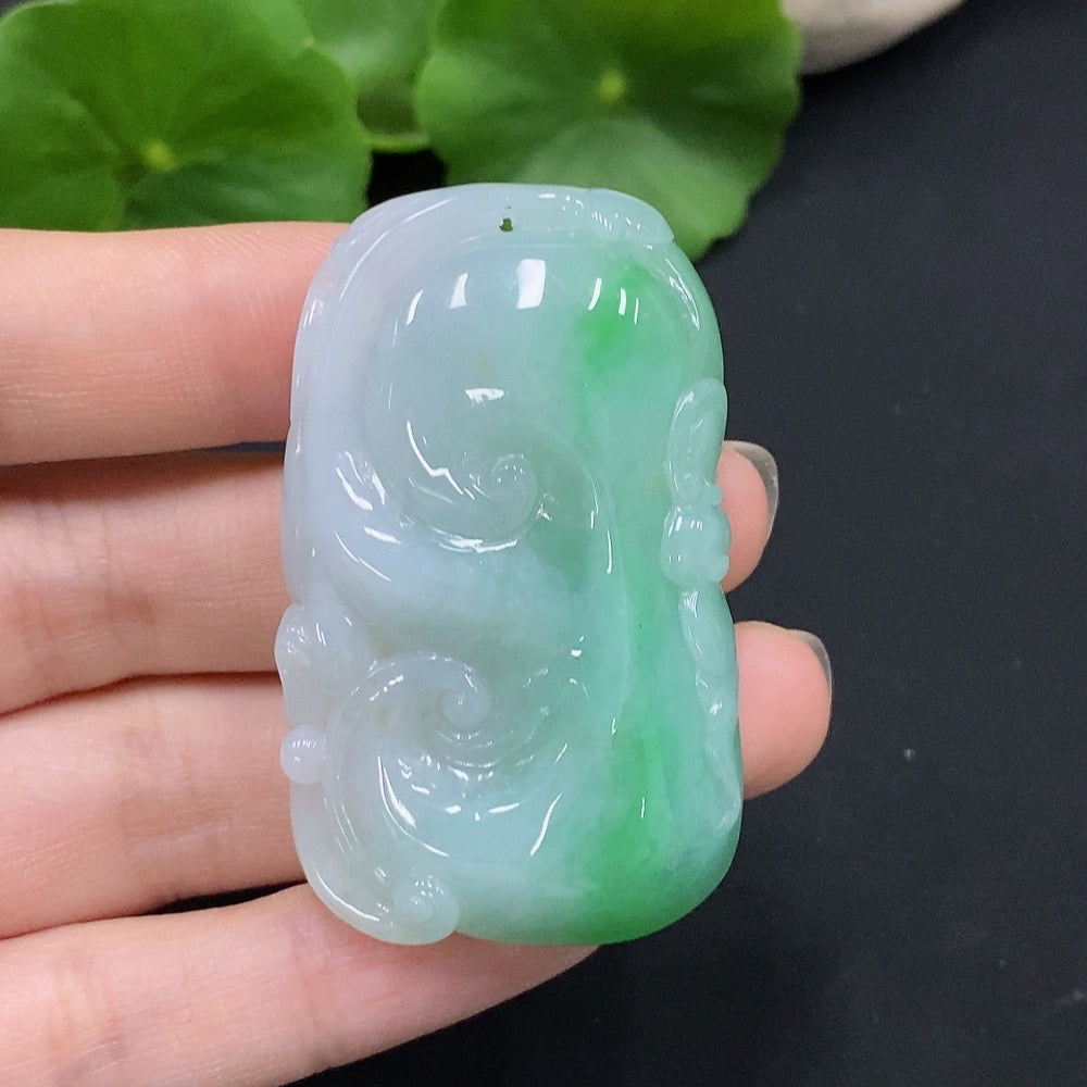 Colgante Ruyi de jadeíta Peso total aprox. 35.92 g