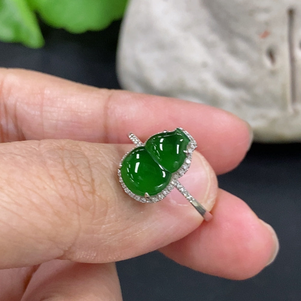 Jadeite gourd inlaid ring with 18K gold band and diamond accents, crafted by HKHQ.