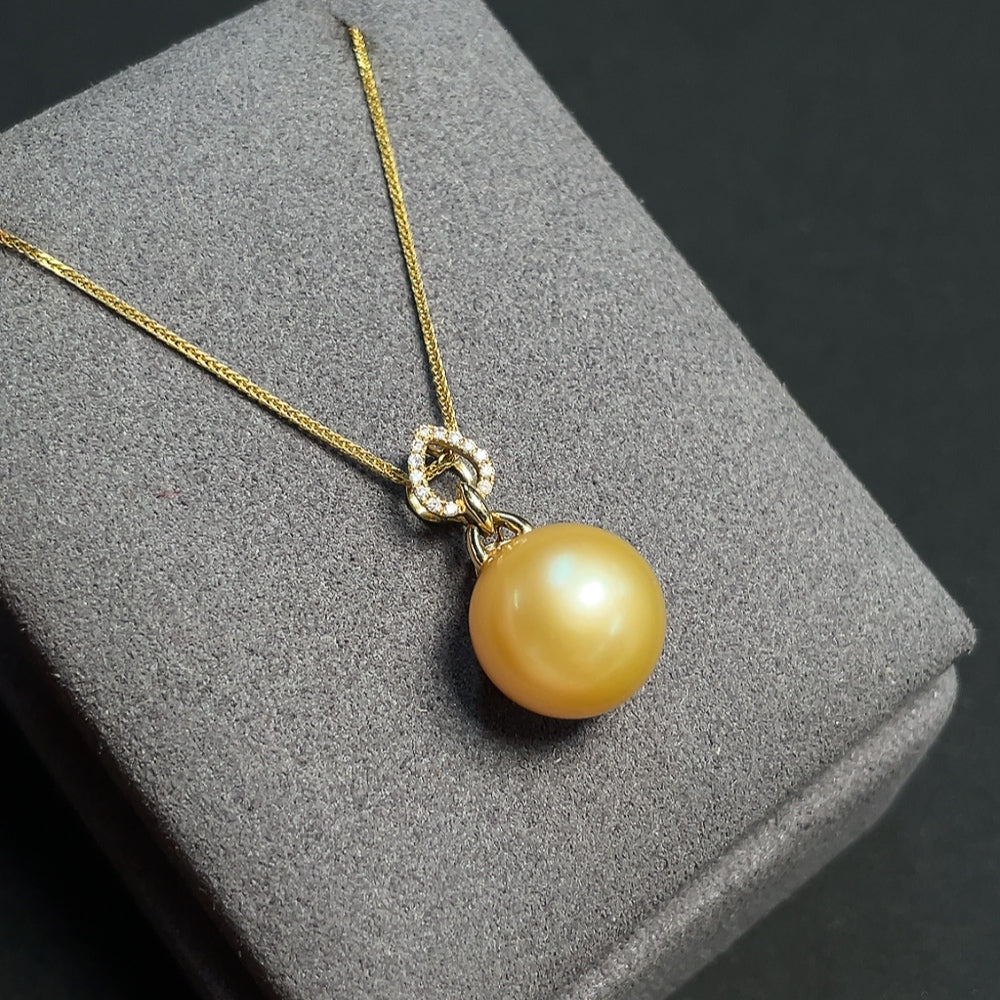 HKHQ seawater pearl necklace with 18k gold color, diamond accents, 12.5mm pearls, total weight 5.18g, elegant jewelry piece