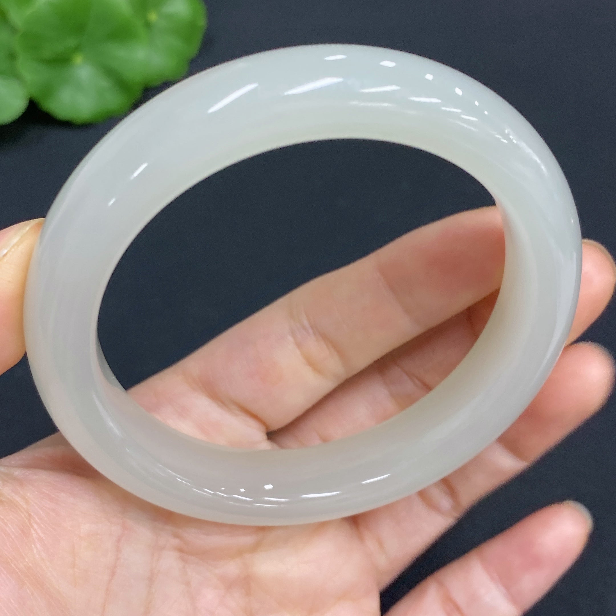 Hetian Jade Round Bracelet (Size 58.5, Total Weight Approx. 62g)