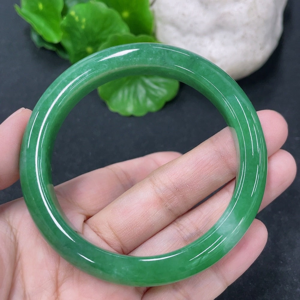 HKHQ jadeite round bangle, 53.8mm size, smooth green jadeite bracelet with polished finish, weighs approximately 49.13g.