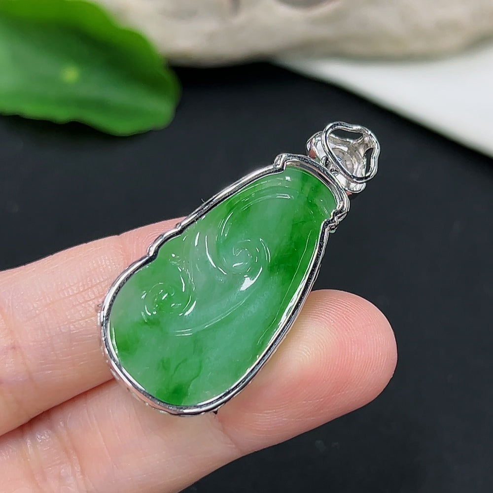 Jadeite Ruyi Pendant in 18K Gold with (Minimally Accented with Diamonds)