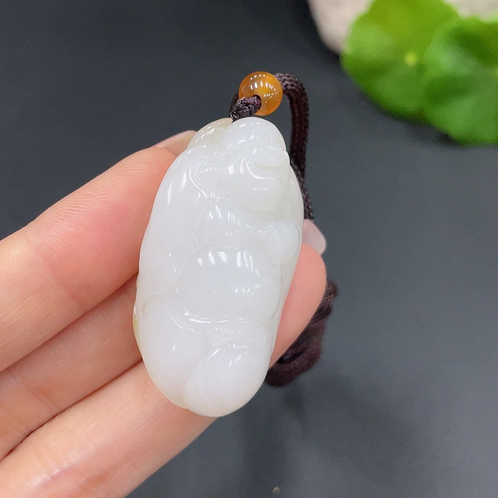 하티엔 옥 펜던트 부처 총 중량 (끈 포함): 25.6g