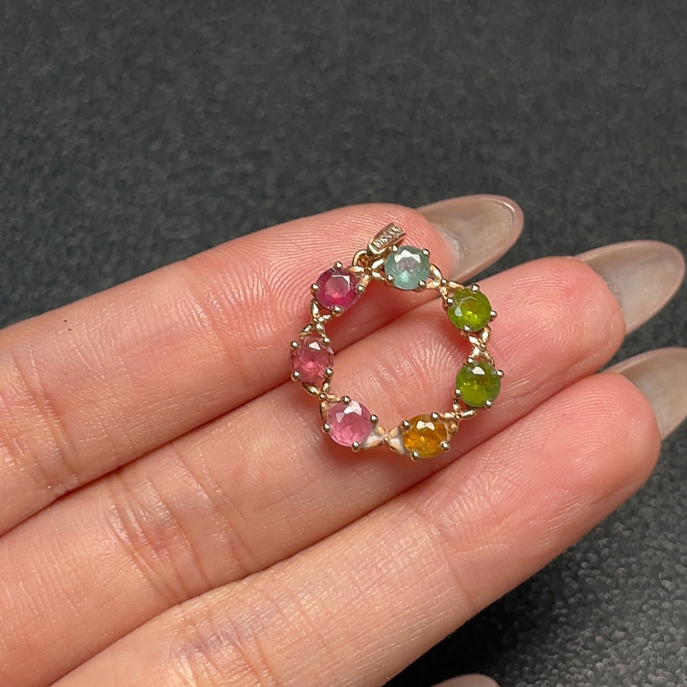 HUILIU HQ 18K gemstone pendant with a 3.6mm tourmaline stone, weighing approximately 2.18 grams, displayed against a neutral background.
