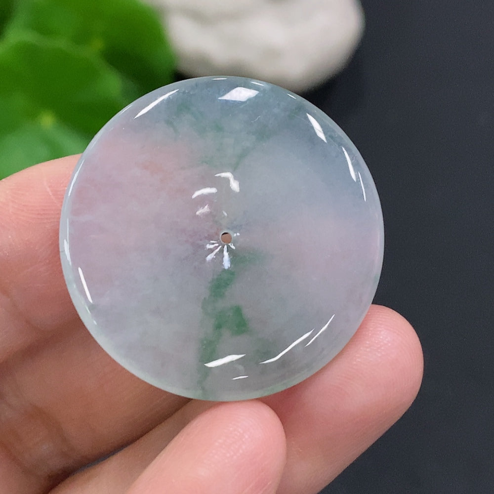 Jadeite Peace Knot, total weight about 9.2g