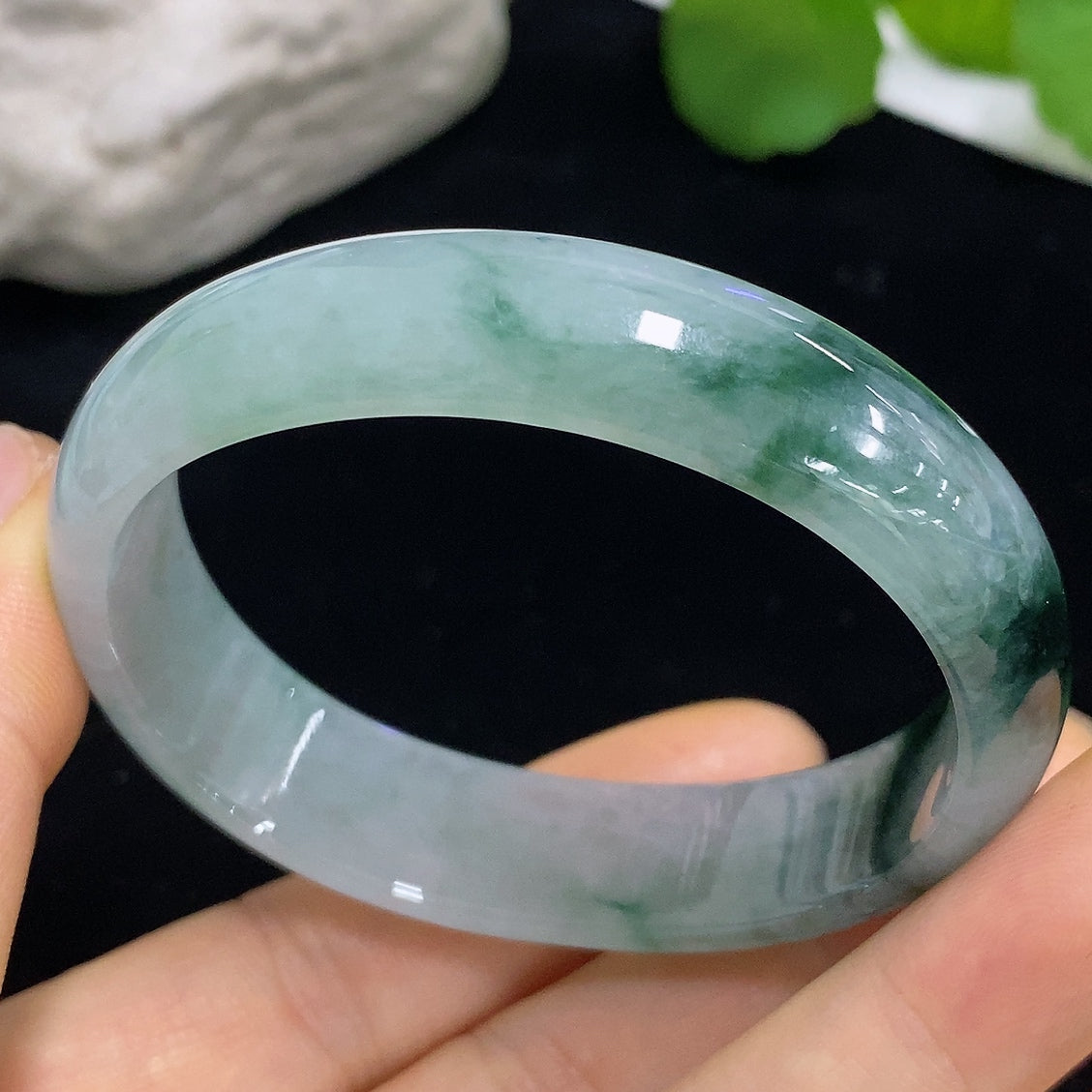 HKHQ Jadeite Concubine Bracelet with 37.7g weight, size 53.8/45.6, featuring smooth jadeite beads and intricate craftsmanship.
