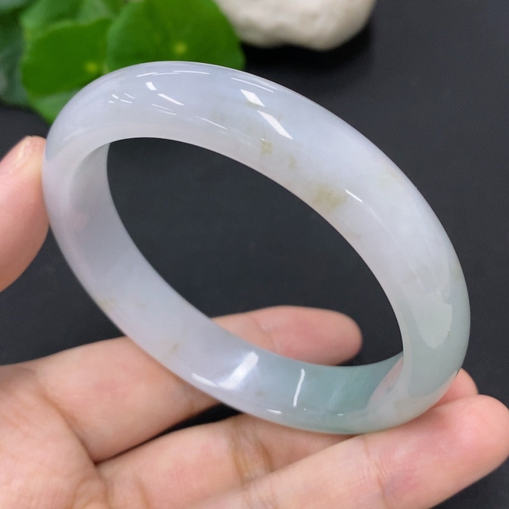 Jadeite round bangle with a total weight of 53g and size 58.7, crafted from high-quality jade by HKHQ.