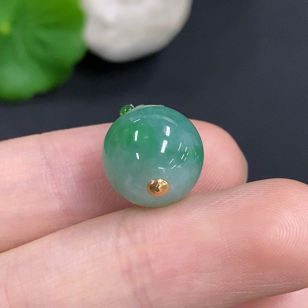 Jadeite Single Bezel Pendant with 18K Gold Clasp, Non-Diamond