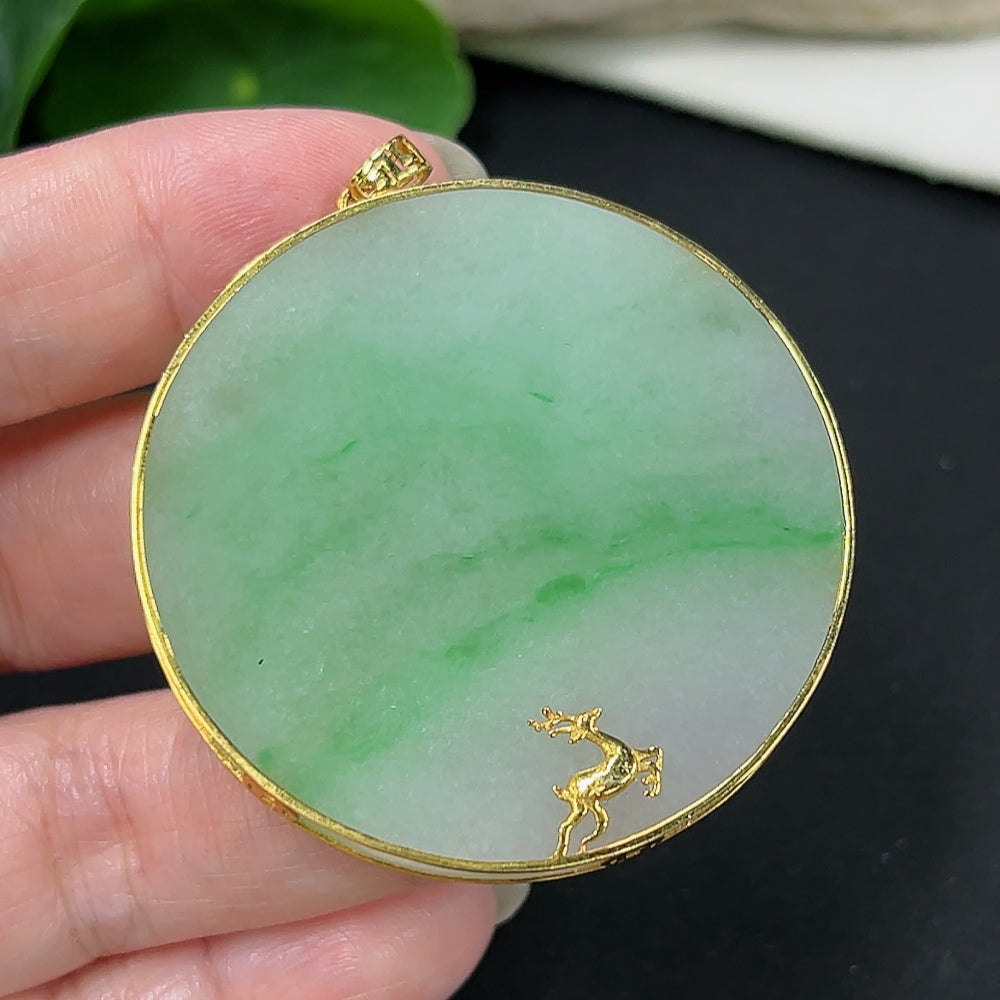 Jadeite plain pendant necklace featuring a jade pendant on an 18K gold chain, weight approximately 22.6g, by HKHQ.