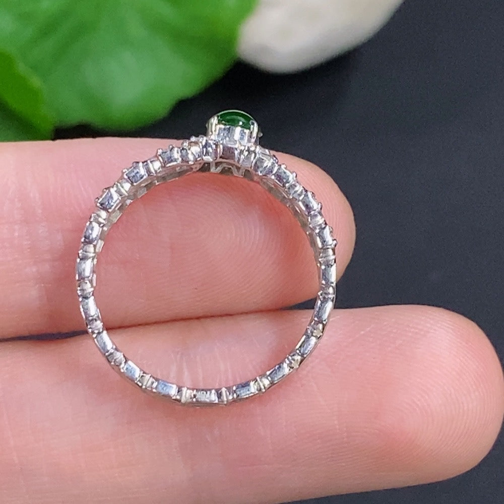Jadeite Cabochon Ring with 18k Gold, Total Weight Approx. 2.7g, Size 13, Accented with Diamonds
