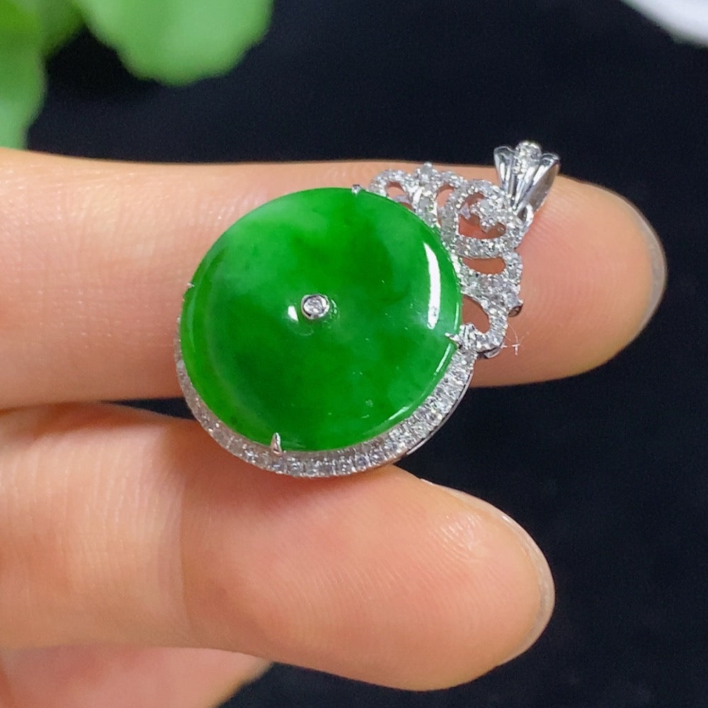 Jadeite Peace Knot Inlaid Pendant 18k with Diamond Accents, Total Weight Approximately 3.4g