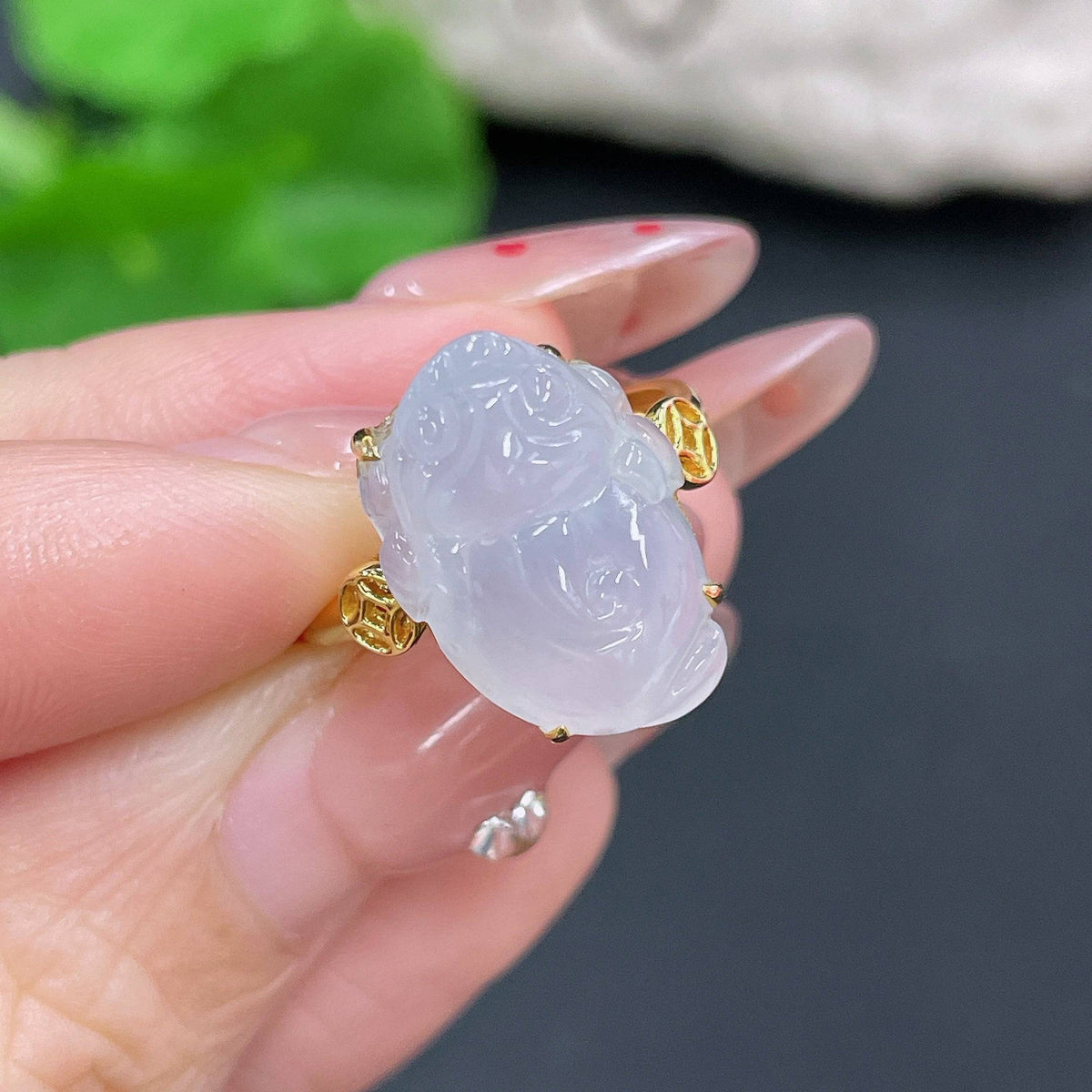 Huiliu Jadeite ring featuring a carved toad inlaid design, crafted from high-quality jade with Huiliu certification.