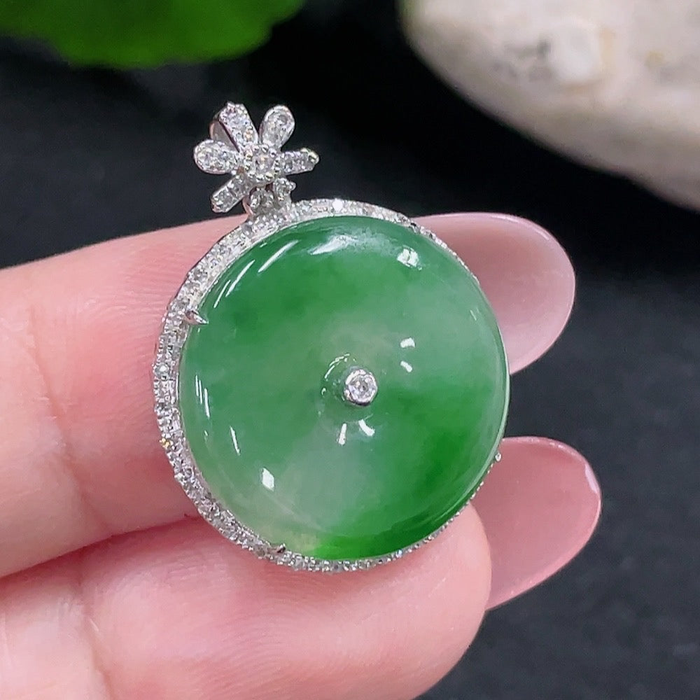 Jadeite Inlaid Pendant 18K Gold Total Weight Approx. 3.7g (with Diamond Accents)