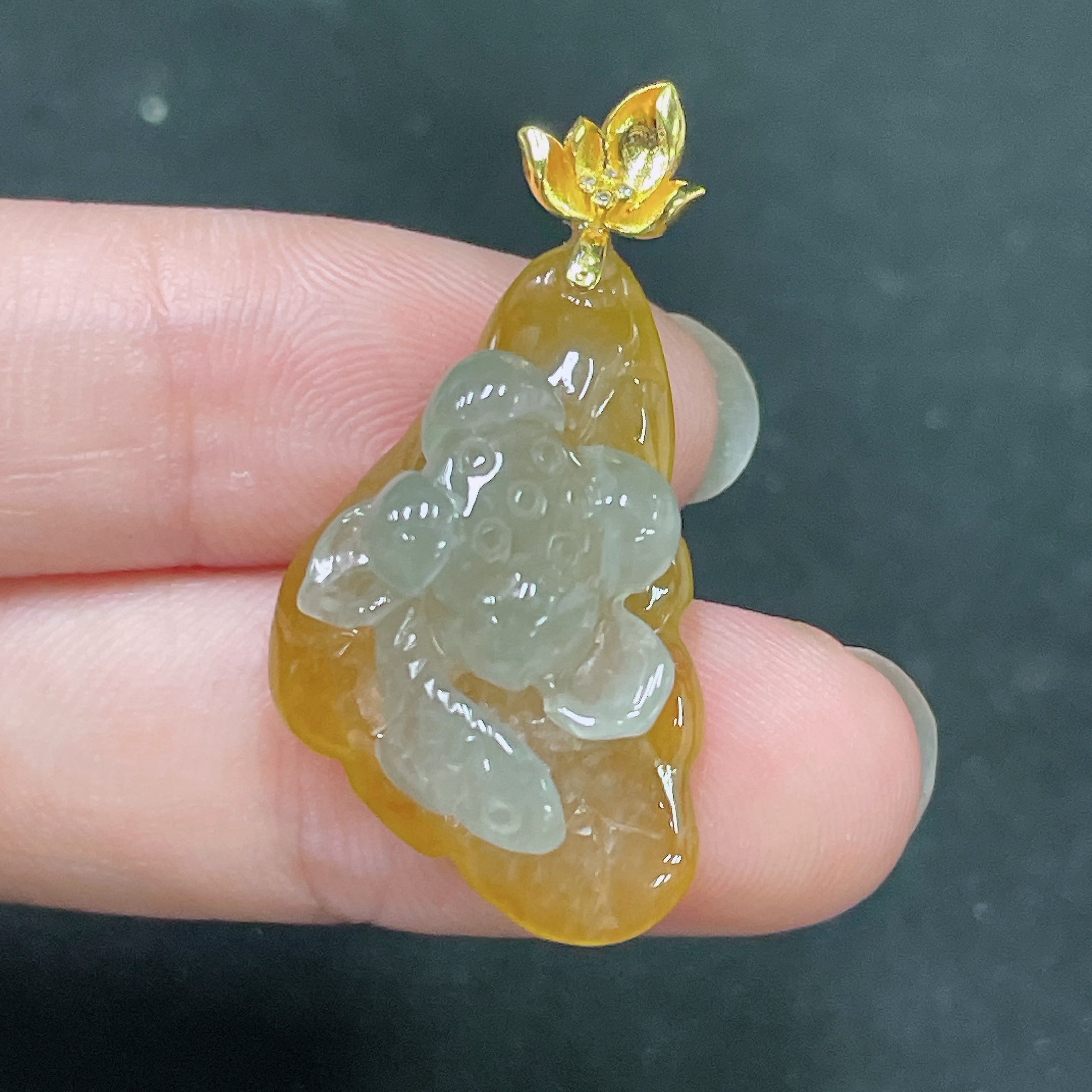 Jadeite Pendant Color Origin Undetermined 18k Bezel Total Weight Approx. 4.76g