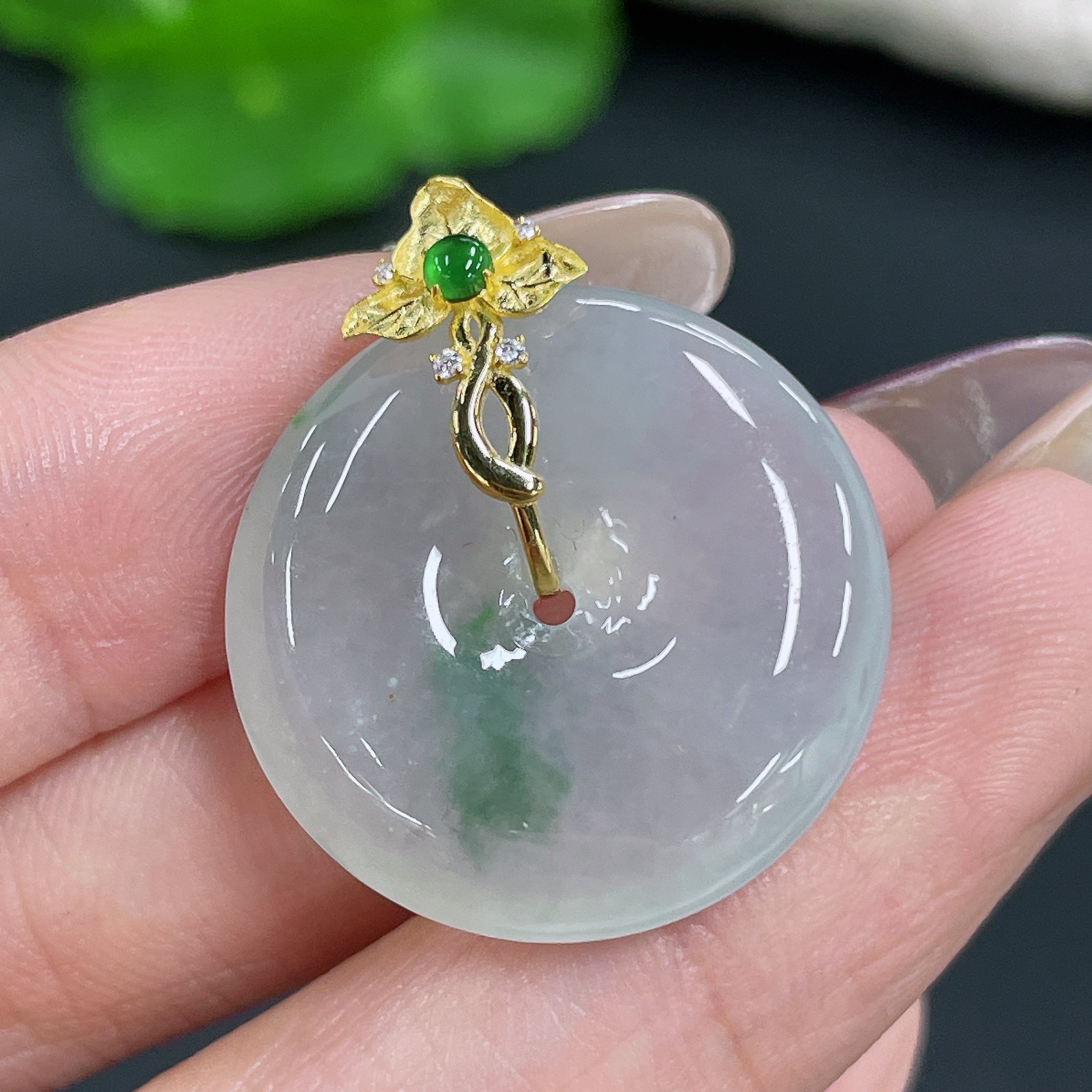 Jadeite Pendant, Safety Buckle, 18K Buckle Head, Non-Diamond, Total Weight Approx. 6.45g
