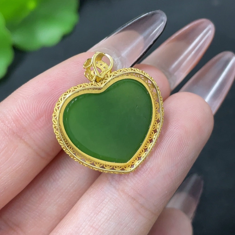 Hetian Jade Inlaid Pendant Heart Non-Diamond 18K Gold Total Weight Approx. 3.8g