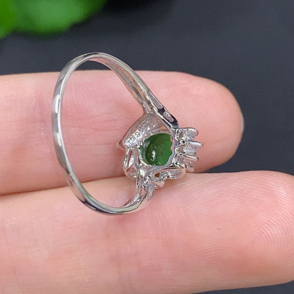 Jadeite Cabochon Ring 18K Gold No Diamond