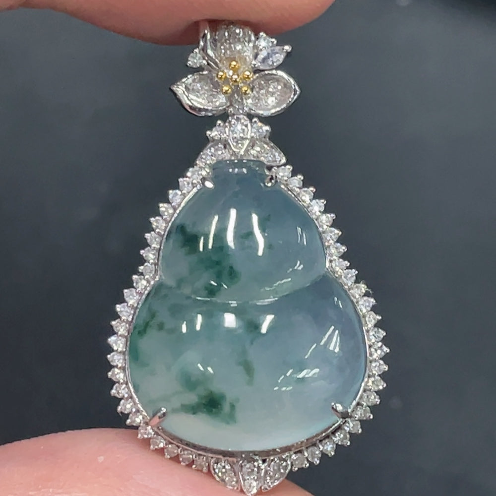 Jadeite gourd inlay piece 18k gold inlaid total weight about 4.95g